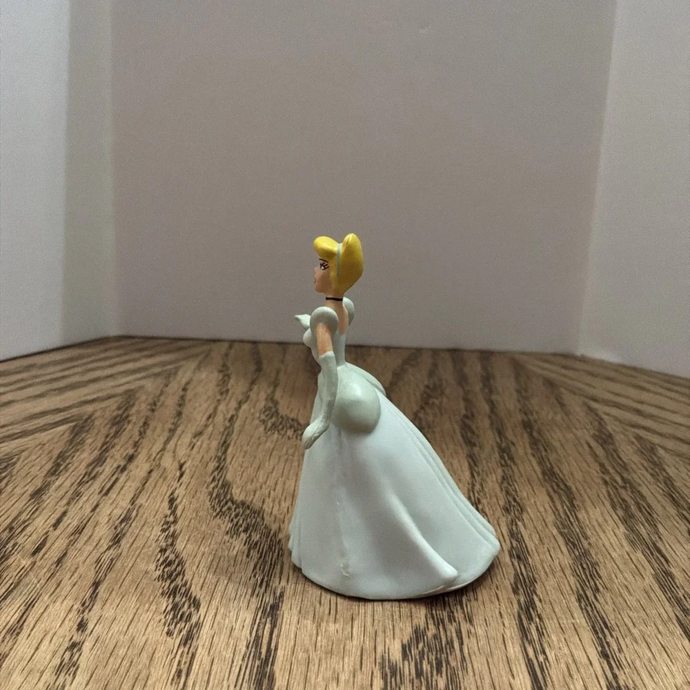 Disney Princess Cinderella PVC Figure Cake Topper‎ Disney Store